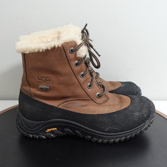 UGG‎ Boots Kids Size 6 Waterproof Gore-Tex Vibram Shearling Winter Snow - Picture 1 of 11